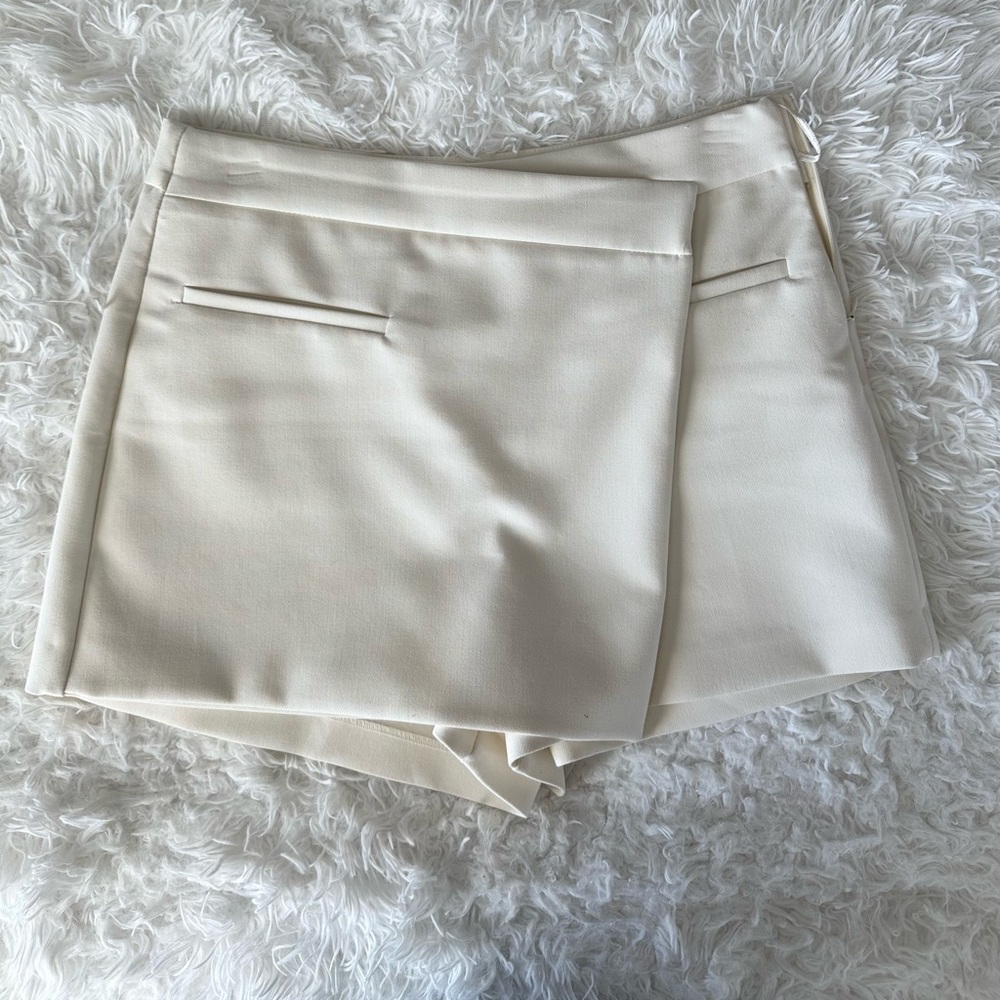 ZARA Elegant Cream Women's Skort